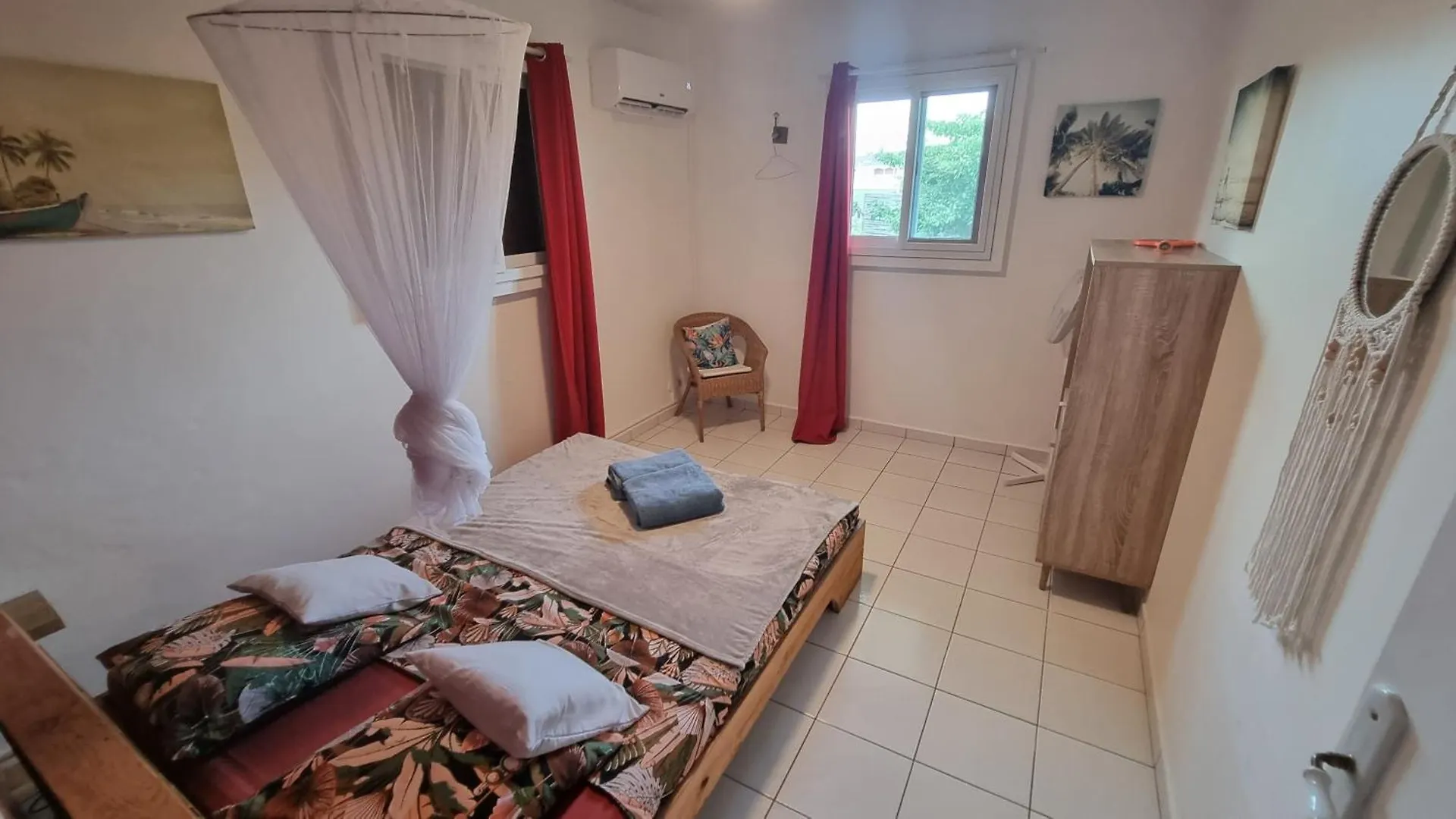Villa antillaise de charme de 3 chambres et deux cabanes aménagées Sainte-Anne  0*, Sainte-Anne (Grande-Terre)