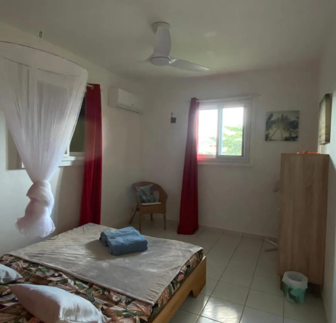 Villa antillaise de charme de 3 chambres et deux cabanes aménagées Sainte-Anne