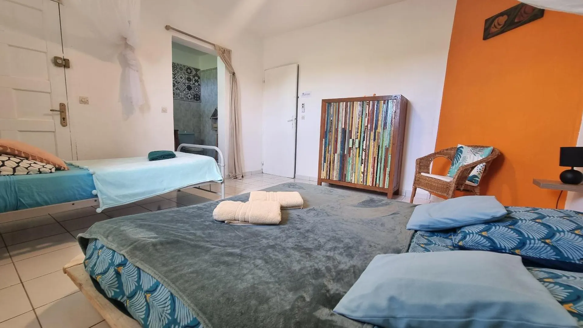 Villa antillaise de charme de 3 chambres et deux cabanes aménagées Sainte-Anne